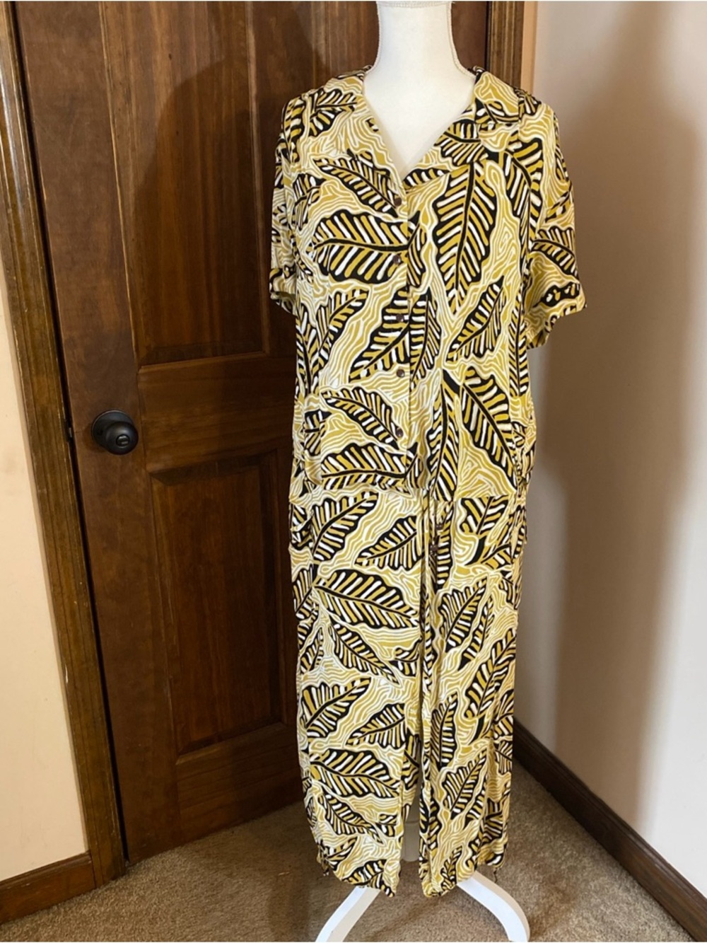 Jane and Delancey Yellow and Black Leaf-Print Two Piece Pantsuit